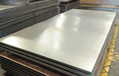 What are the classifications of aluminum panels?